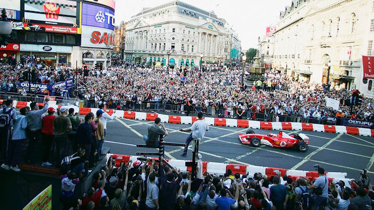 Το εκπληκτικό σόου της Formula 1 στο Λονδίνο